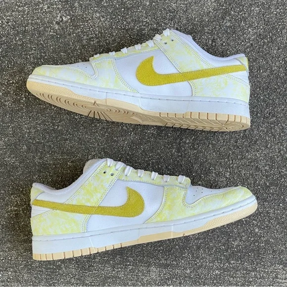 Dunk Low “Yellow Strike” - Picture 3 of 13